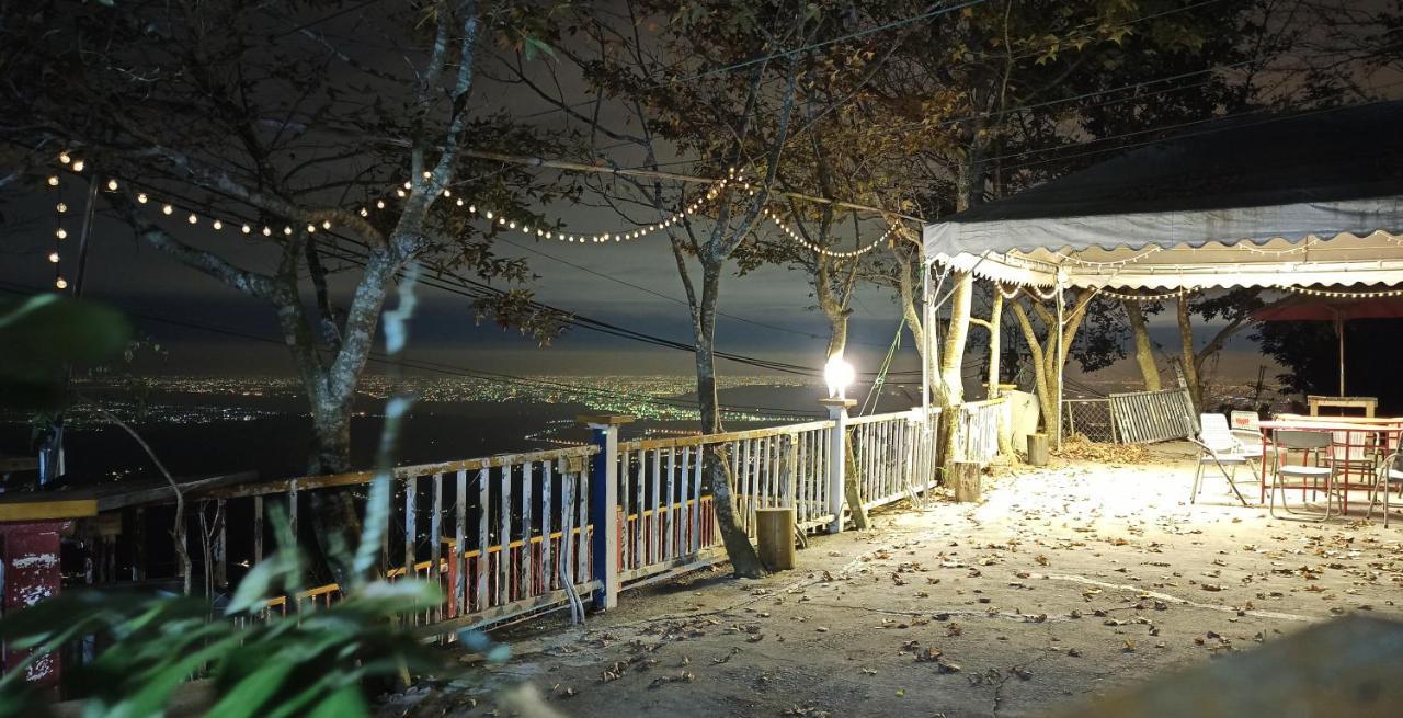 Sky lounge B&B Zhushan Exteriér fotografie