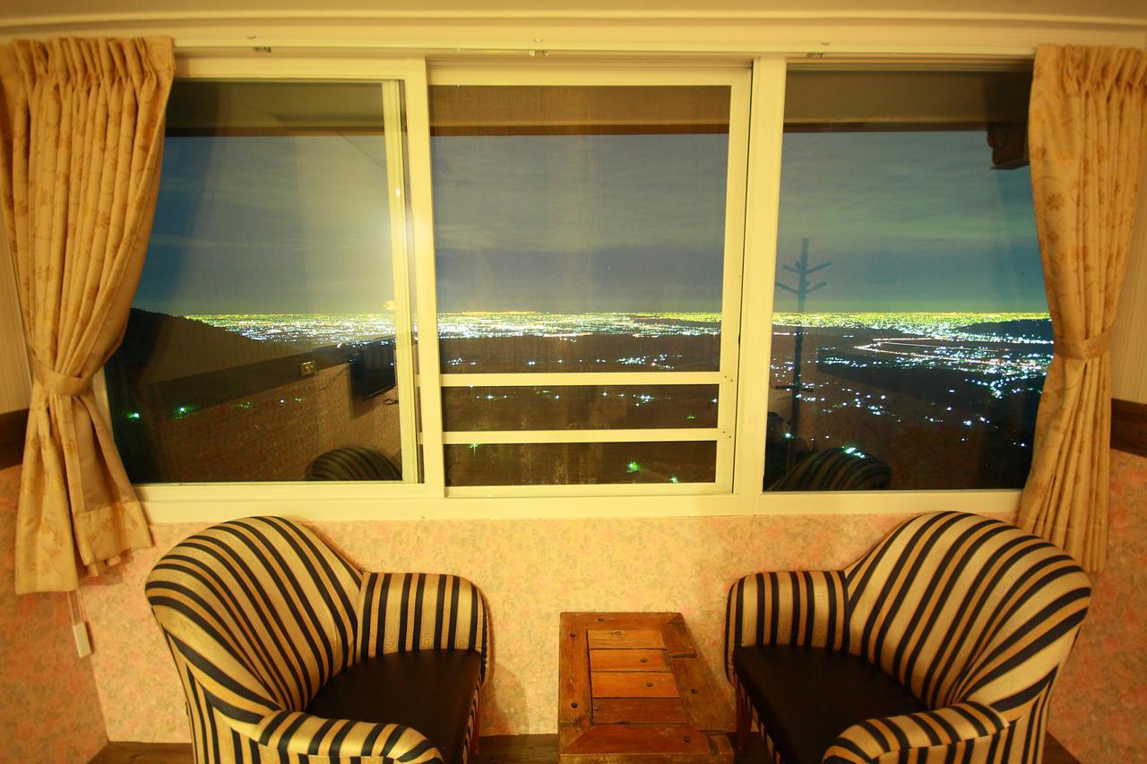 Sky lounge B&B Zhushan Exteriér fotografie